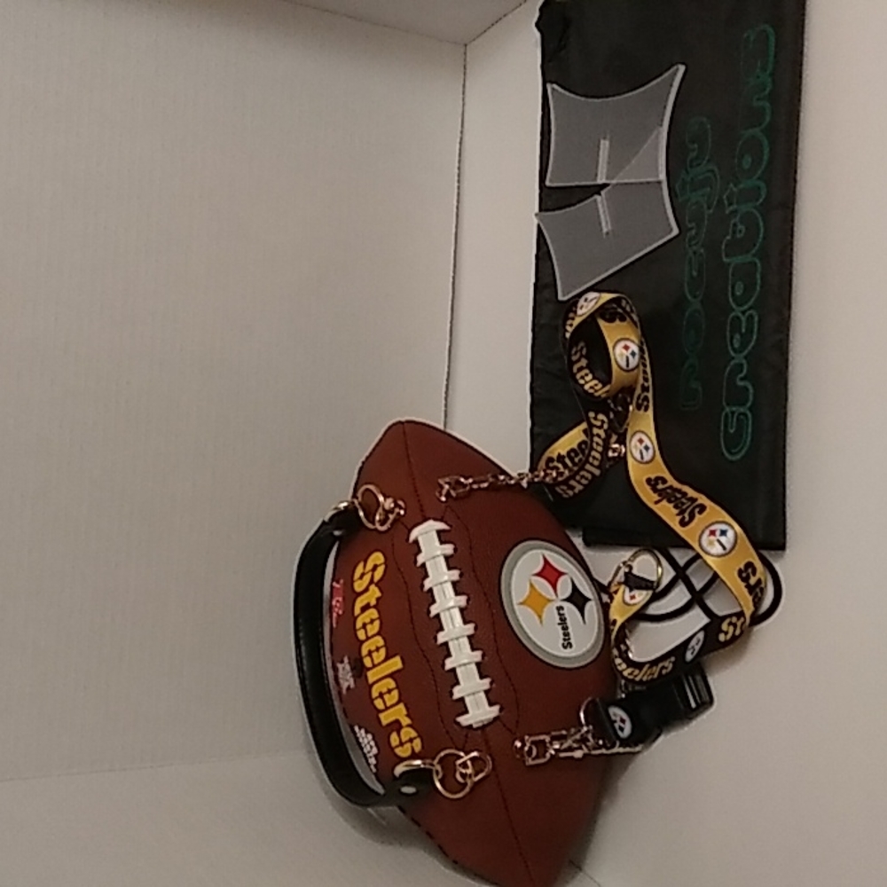 LIMITED EDITION HANDMADE Football Purse (PITTSBURGH STEELERS) 🏈 - Picture 3 of 12